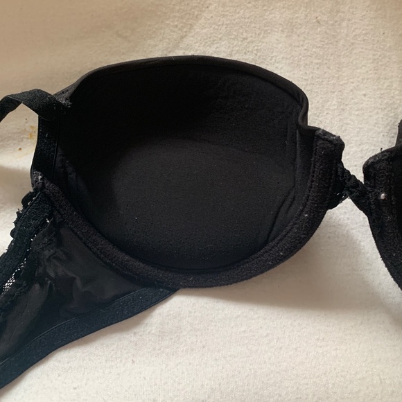 Black push-up bra - Picture 2 of 2